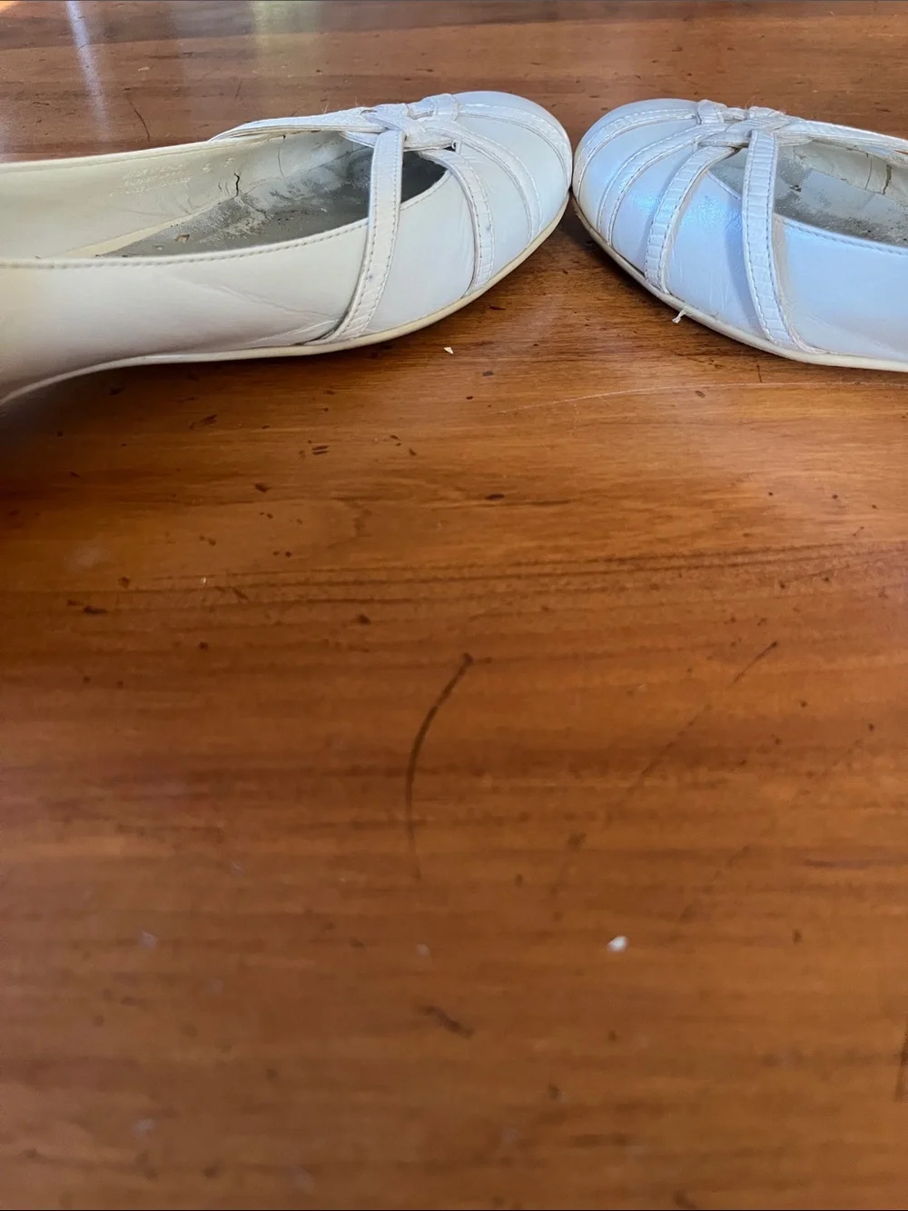 BCBGirls White Knot-Front Small Wedge Heels
